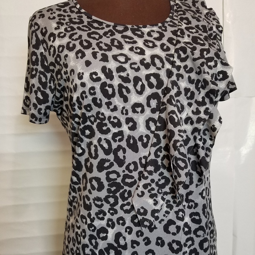 Kim Rogers Leopard Print Top Ruffle Blouse M Gray Black White Short Sleeve